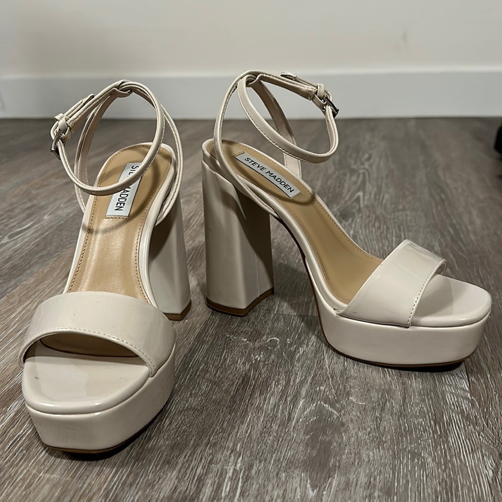 Steve Madden Women's Lessa Heeled Sandal Platform ankle strap